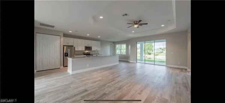 Single-family house For Sale in Cape Coral, Florida