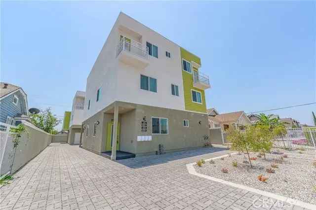 Multi-family house For Sale in Los Angeles, California