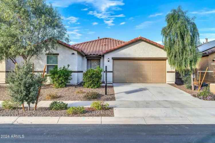 Single-family house For Sale in 26722, North 174th Lane, Surprise, Arizona