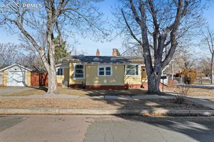 Single-family house For Sale in 2004, North Corona Street, Colorado Springs, Colorado