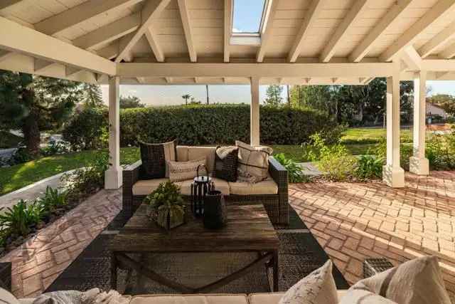 Single-family house For Sale in 2638, Unicornio Street, Carlsbad, California