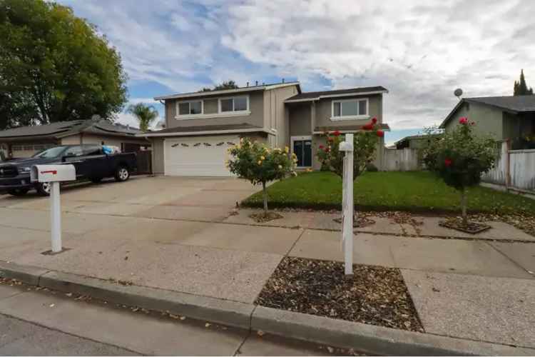 Single-family house For Sale in Gilroy, California