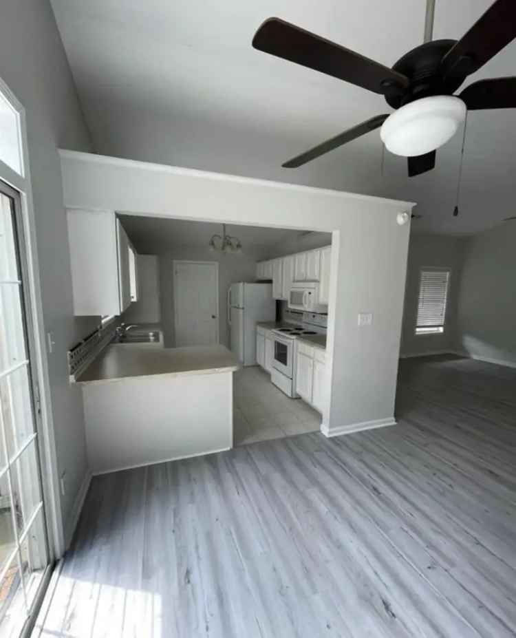 Apartment Unit for Rent - 6 or 18 Month Lease