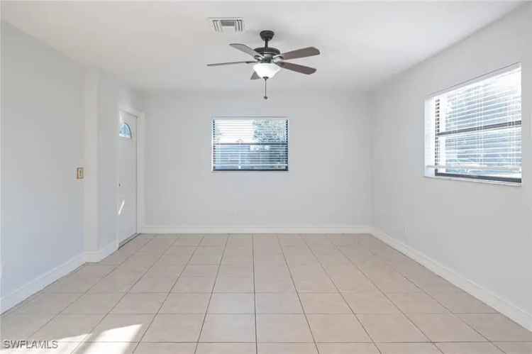 Single-family house For Sale in Fort Myers Shores, Florida