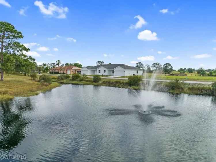 Single-family house For Sale in 628, Mirror lakes falls Lane, Florida