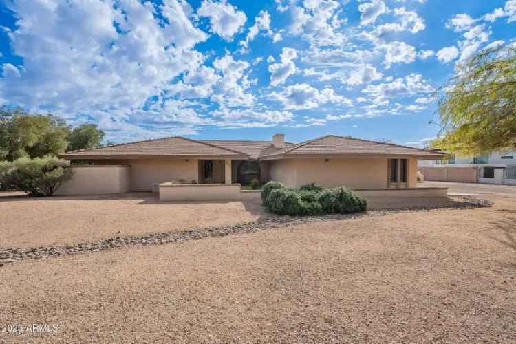 Single-family house For Sale in 4805, West Saguaro Park Lane, Glendale, Arizona