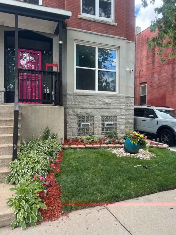 Multi-family house For Sale in 508-510, West Winneconna Parkway, Chicago, Illinois