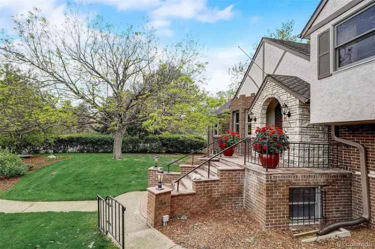 Single-family house For Sale in Wheat Ridge, Colorado