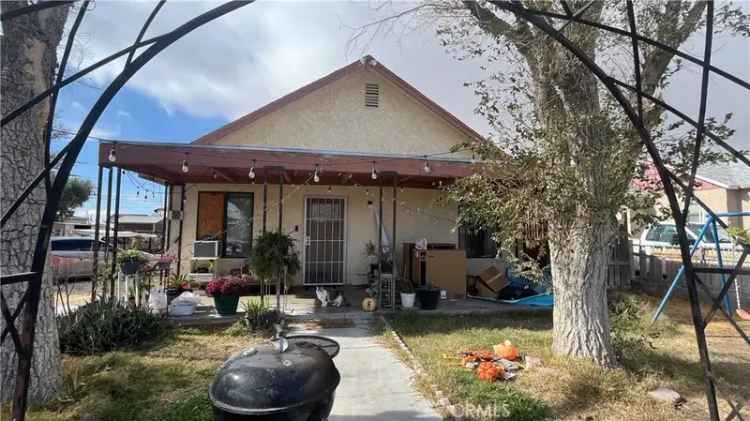 Single-family house For Sale in Mojave, California