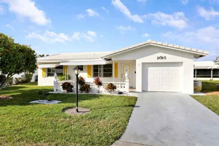 Single-family house For Sale in 2015, Vastine Drive, Boynton Beach, Florida