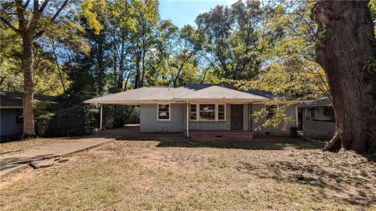 Single-family house For Sale in 343, Laquita Drive Southeast, Atlanta, Georgia