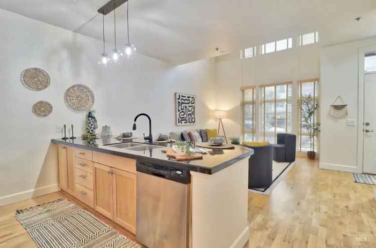 Condo For Sale in 412, South 13th Street, Boise, Idaho