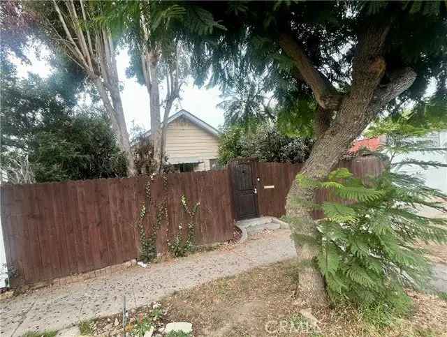 Multi-family house For Sale in Los Angeles, California