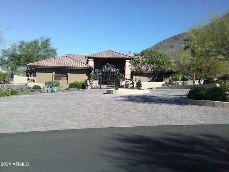 Black Mountainside Home for Rent: 3 Beds, 3 Baths, Panoramic Views