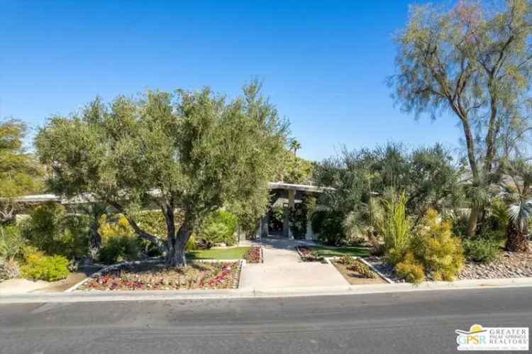 Single-family house For Sale in Palm Desert, California