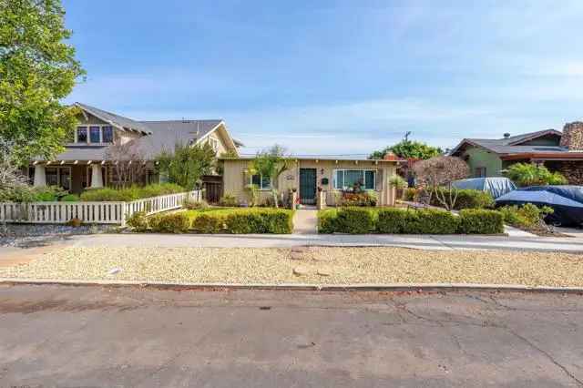 Multi-family house For Sale in 4741, Edgeware Road, San Diego, California