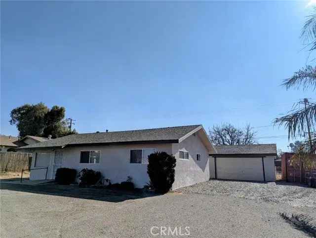 Single-family house For Sale in 29543, Nuevo Road, Nuevo, California