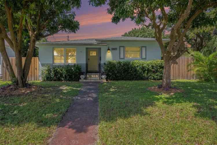 Single-family house For Sale in 2827, 29th Avenue North, Saint Petersburg, Florida