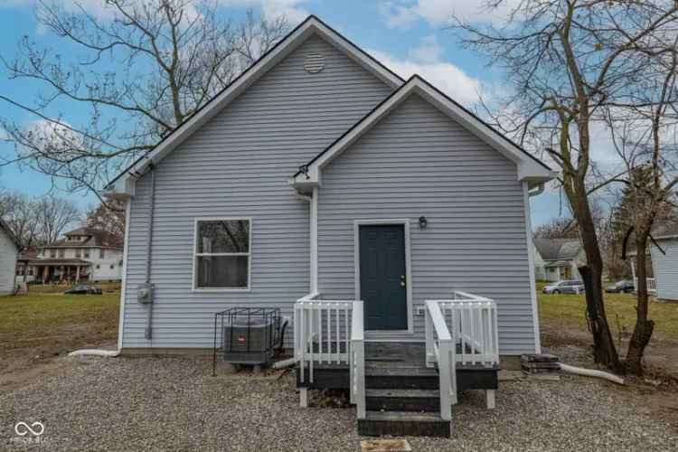 Single-family house For Sale in 2709, Station Street, Indianapolis, Indiana