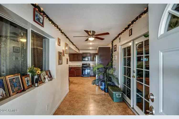 Single-family house For Sale in Phoenix, Arizona