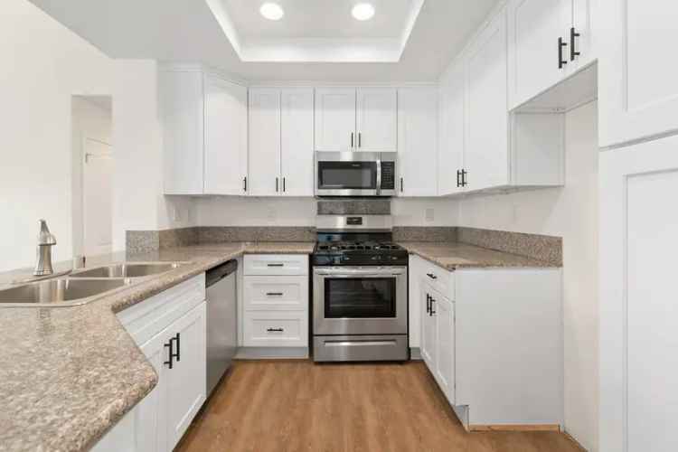 Townhouse for Rent near UCI - Newly Remodeled