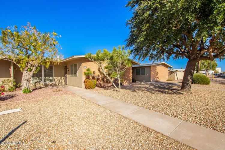 House For Sale in 10738, West Santa Fe Drive, Sun City, Arizona