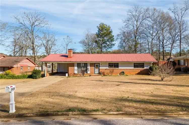 Single-family house For Sale in 2404, 19th Avenue, Valley, Alabama