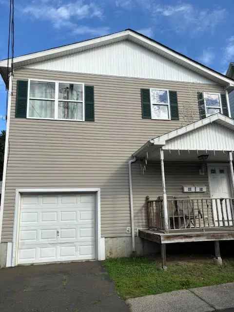 Multi-family house For Sale in Bridgeport, Connecticut