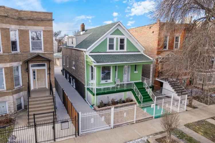 Single-family house For Sale in 2334, South Ridgeway Avenue, Chicago, Illinois