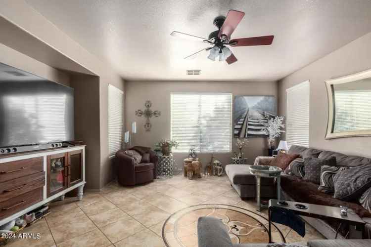 Single-family house For Sale in 4199, East Desert Sands Place, Chandler, Arizona