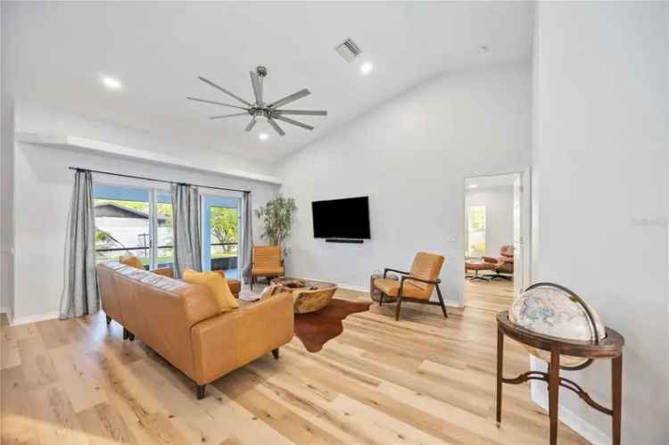 Single-family house For Sale in 772, Nantucket Road, South Venice, Florida