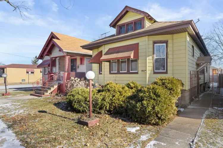 Single-family house For Sale in 10005, South Perry Avenue, Chicago, Illinois