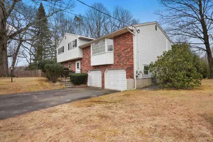 Single-family house For Sale in 591, Bunker Hill Avenue, Waterbury, Connecticut