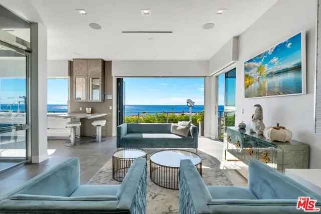 Single-family house For Sale in 25423, Malibu Road, Malibu, California