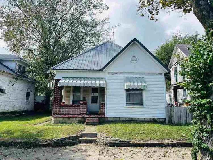 Single-family house For Sale in 1110, Sheridan Street, Richmond, Indiana