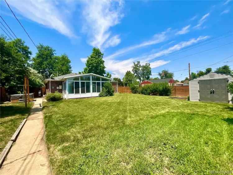 Single-family house For Sale in Denver, Colorado