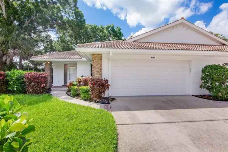 Single-family house For Sale in 5723, Garden Lakes Drive, Bradenton, Florida