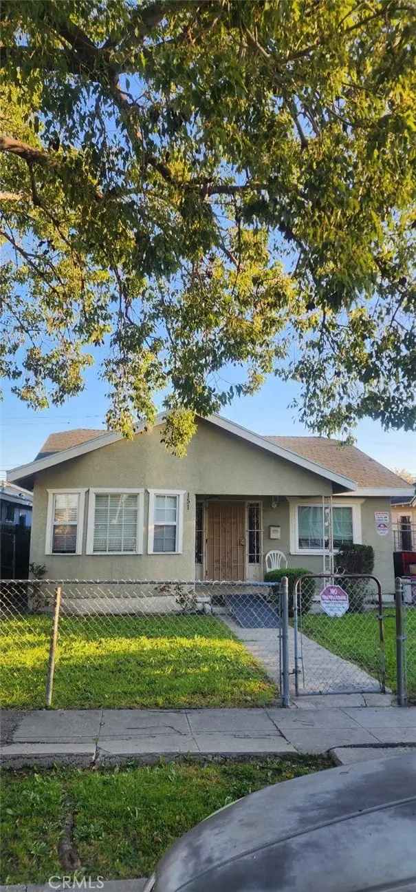 Single-family house For Sale in Los Angeles, California