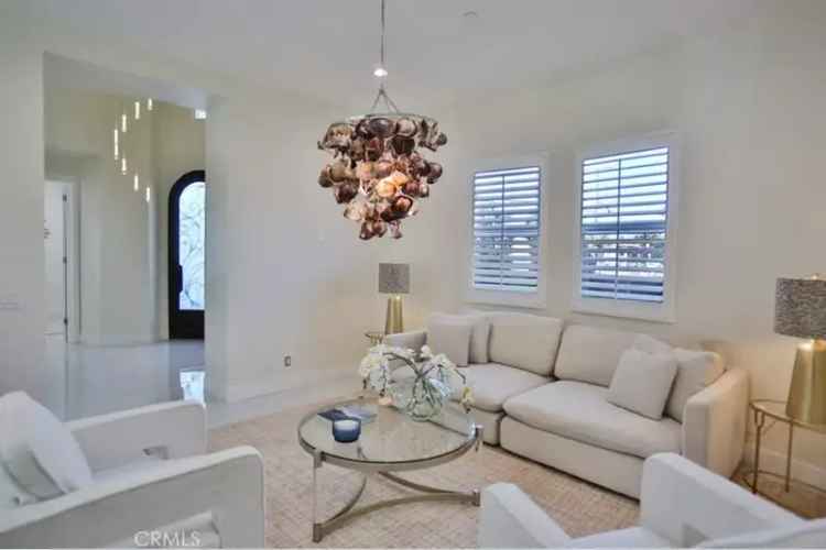 Single-family house For Sale in 19002, Delaware Street, Huntington Beach, California