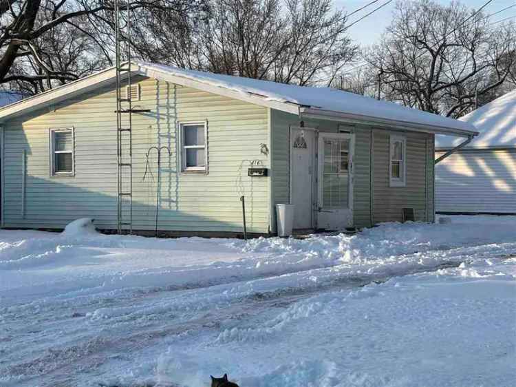 Single-family house For Sale in 416, West 9th Street, Connersville, Indiana