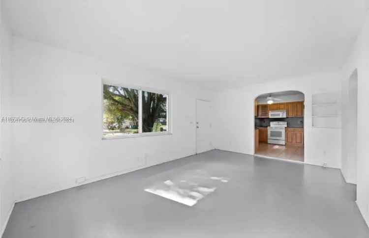 Single-family house For Sale in 501, Northeast 110th Street, Miami Shores, Florida