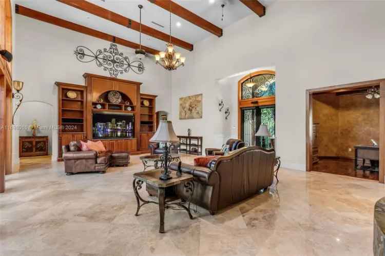 Single-family house For Sale in Miami, Florida