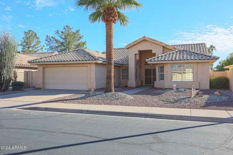 Single-family house For Sale in 14275, West Shawnee Trail, Surprise, Arizona