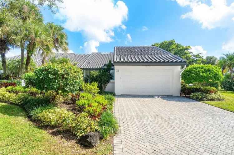 House For Sale in 33, Windsor Drive, Boynton Beach, Florida