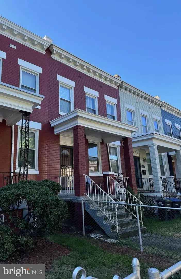 House For Sale in Washington, District of Columbia