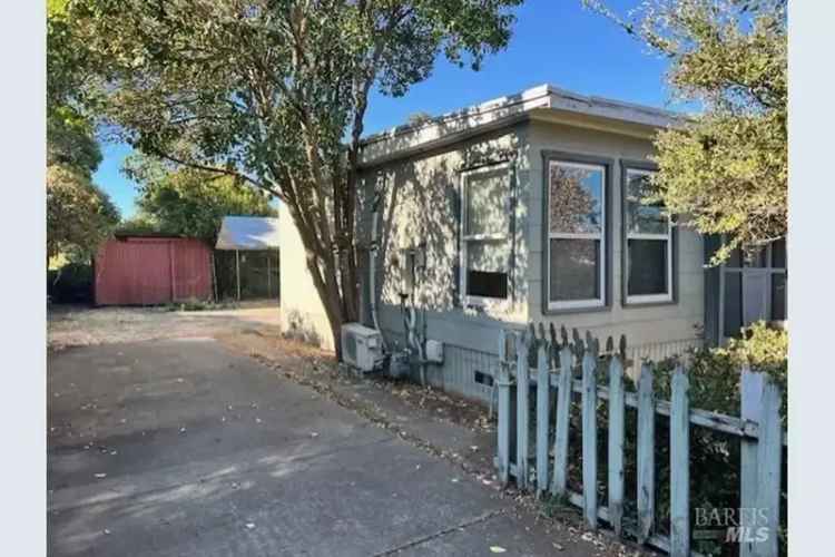 Single-family house For Sale in 816, South McDowell Boulevard, Petaluma, California