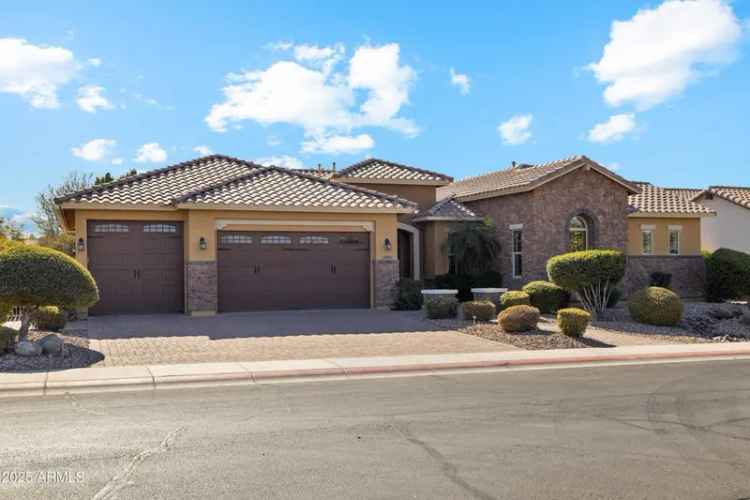 Single-family house For Sale in 3665, East Enrose Street, Mesa, Arizona