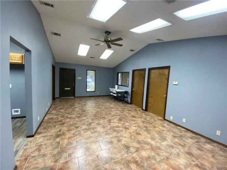 Single-family house For Sale in Clarksville, Arkansas