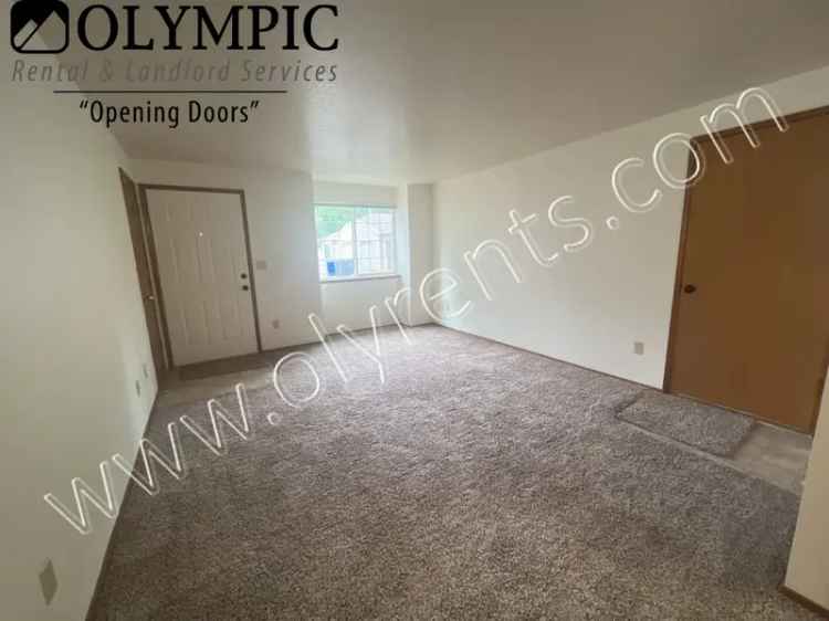 Olympia Duplex - 2 Bed 1.5 Bath - 900 sq ft