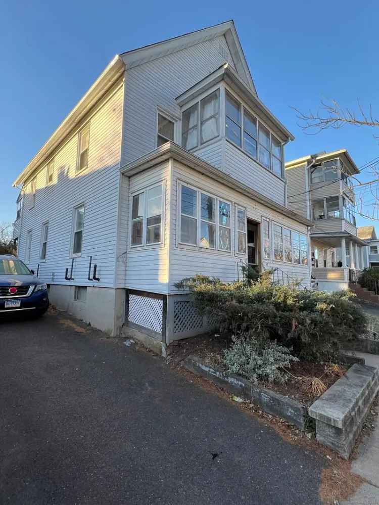 Multi-family house For Sale in 79, Spring Street, Middletown, Connecticut